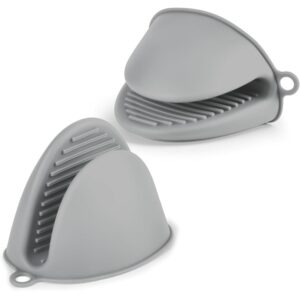 Pair Heat Resistant Oven Gloves